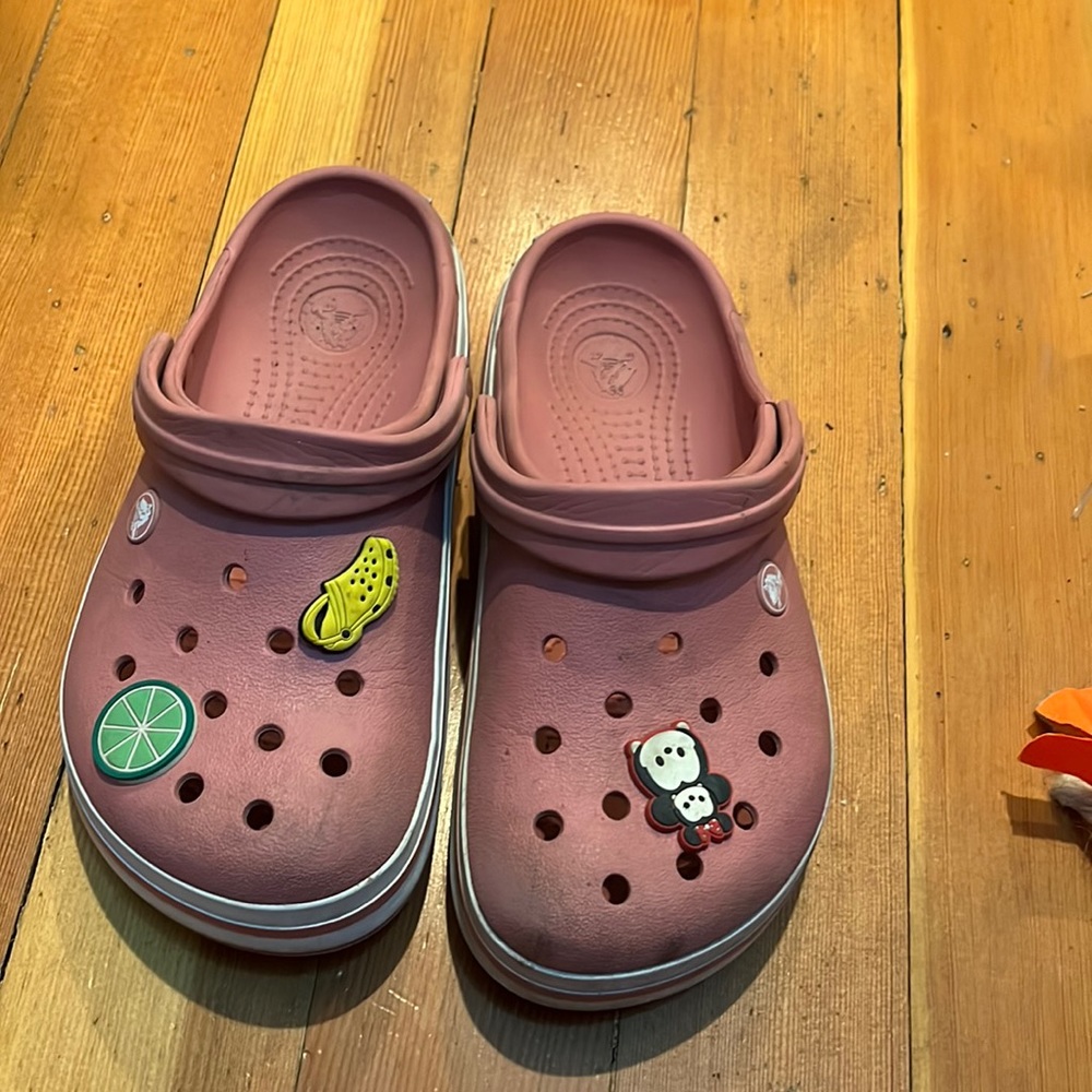 CROCS